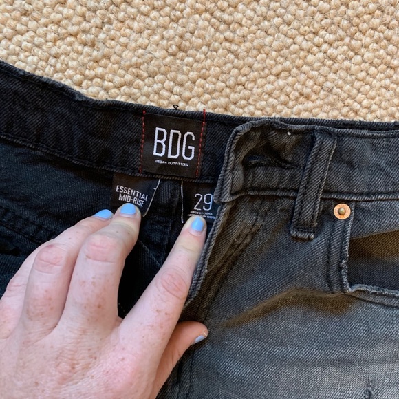 BDG essential mid rise black short - Picture 7 of 8